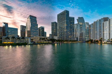 Brickell Mahallesi, Miami, Florida, ABD 'deki şehir ve emlak gelişmeleri