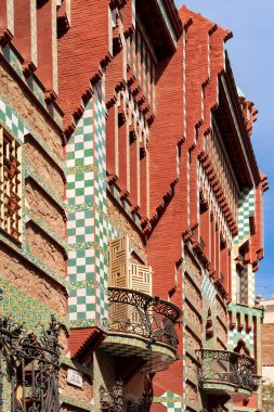 Barcelona, İspanya: Casa Vicens, Gaudi 'nin Barcelona, İspanya' daki ilk başyapıtı, canlı Modernisme mimarisi ve karmaşık ayrıntıları sergiliyor.