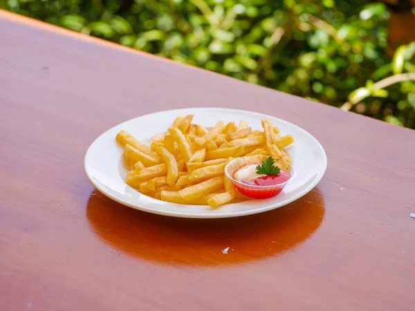 Fechar Foto Prato Batatas Fritas Com Ketchup Molho Tomate Uma — Fotografia de Stock