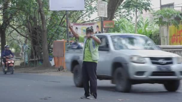 Маланг Индонезия Мая 2023 Года Неофициальный Инспектор Дорожного Движения Сотрудник — стоковое видео