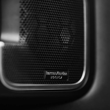 Harman Kardon Logic7 ses sistemi logosu.