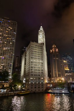 Chicago Şehir Merkezi Gece Şikago Nehri ile Şehir.