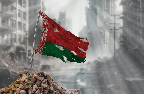Belarus bayrağı, direnişin ve zaferin sembolü. Bir savaş ve yıkım sahnesi, çatışmalar tarafından yıkılan bir şehrin kalıntıları. 3B Hazırlama.