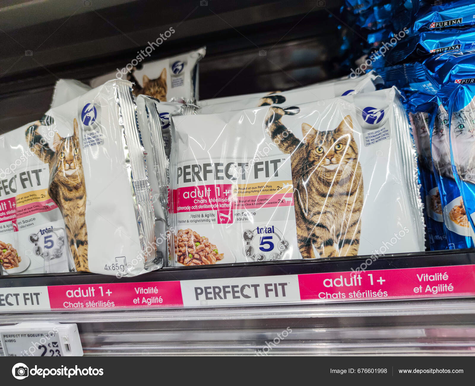 Surgeres France October 2020 Raw Pouches Perfect Fit Cat Food