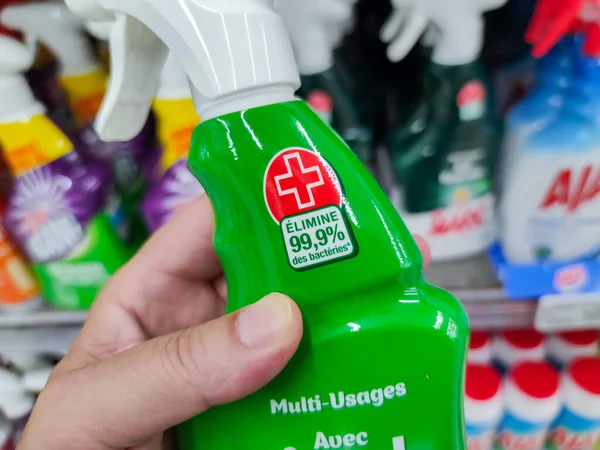 Puilboreau France October 2020 Hand Selecting Household Cleaning Product Supermarket — Stock Photo, Image