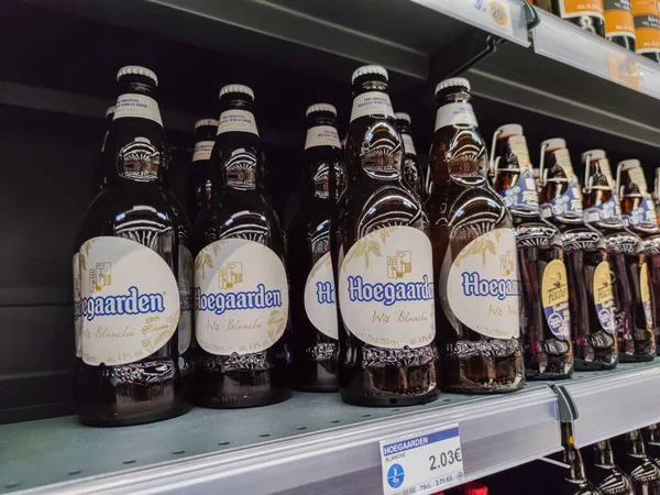 Cirurgiões França Outubro 2020 Prateleiras Supermercados Cheias Garrafas Cerveja Marca Imagens De Bancos De Imagens