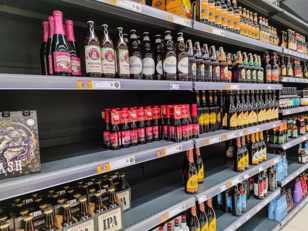Surgeres França Outubro 2020 Várias Marcas Garrafas Cerveja Carrinho Supermercado Imagens De Bancos De Imagens Sem Royalties