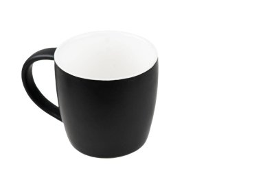 Siyah kahve fincanı beyaz arkaplanda izole edilmiş..