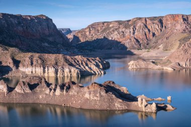 Atuel Nehri ve Valle Grande Reservoir Kanyonu yakınlarındaki San Rafael, Mendoza bölgesi, Cuyo bölgesi, Arjantin