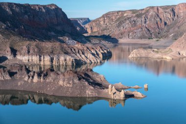 Atuel Nehri ve Valle Grande Reservoir Kanyonu yakınlarındaki San Rafael, Mendoza bölgesi, Cuyo bölgesi, Arjantin
