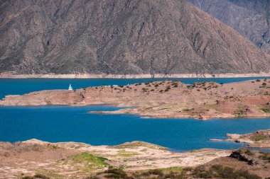 Rezervuar Barajı Potrerillos (Embalse Dique Potrerillos), Mendoza, Arjantin
