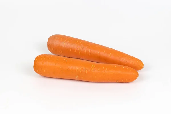 Καρότα Λευκό Φόντο Πορτοκαλί Λαχανικά Και Θρεπτικά Πλούσια Βιταμίνες — Φωτογραφία Αρχείου