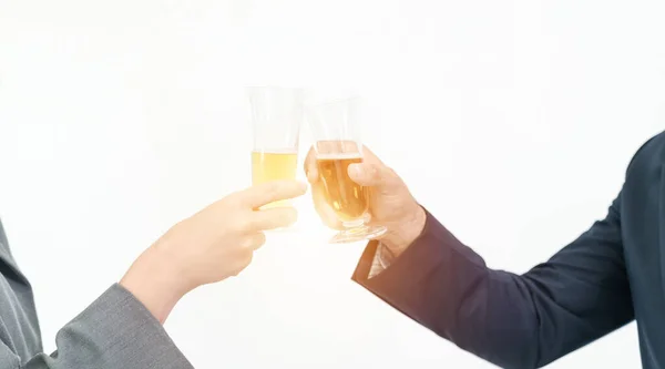 Affärsmän Som Dricker Champagne För Att Fira Investeringsavtalets Framgång Efter — Stockfoto