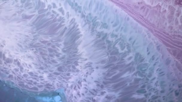 Живопись Жидкостью Высокого Потока Поверхность Размахивает Блестками Розовый Фиолетовый Лиловый — стоковое видео