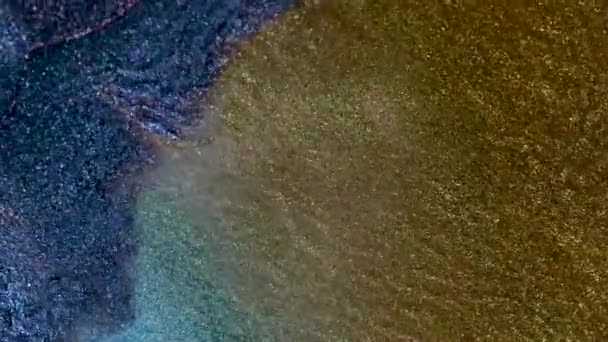 Nasiona Magicznych Wód Płynna Sztuka Błyszczącymi Falami Przenikanie Niebieskiej Błyszczącej — Wideo stockowe