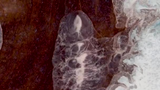 Belo Fluxo Cobre Fluxo Água Branca Arte Líquida Arte Brilhante — Vídeo de Stock