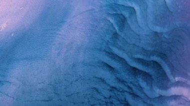 Mürekkep, boya, soyut. Tabloya yakın çekim. Renkli soyut resim arkaplanı. Yüksek desenli yağlı boya. Yüksek kalite detaylar. Alkol mürekkebi modern soyut resim, modern modern sanat.