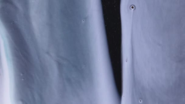 丙烯酸涂料从上至下流动 彩色油墨液体爆发性扩散喷涂涂料爆炸运动 高质量的4K镜头 — 图库视频影像