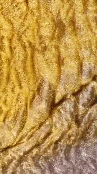 Абстрактне Мистецтво Русі Золота Фарба Змішана Водою Чорному Тлі Змішування — стокове відео