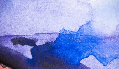 Beyaz arka planda suluboya boyayla boyanmış. El boyası suluboya arka plan. Suluboya yıkama.