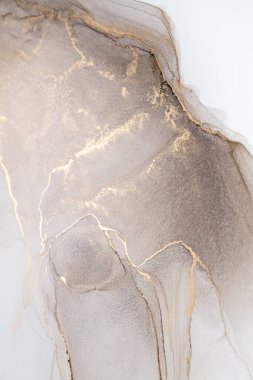 Şefkatli ve rüya gibi bir tasarım. Alkol mürekkebi tekniği, bronz, gümüş, metalik ve altın boya karışımı lüks, akışkan sanat eserleri. Kesilmiş mermer taşın taklidi, parıldayan altın damarlar..