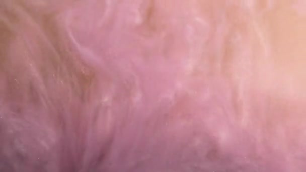 Στροβιλιζόμενος Ροζ Καπνός Δημιουργεί Μια Αιθέρια Ατμόσφαιρα Ενάντια Αινιγματικός Χορός — Αρχείο Βίντεο