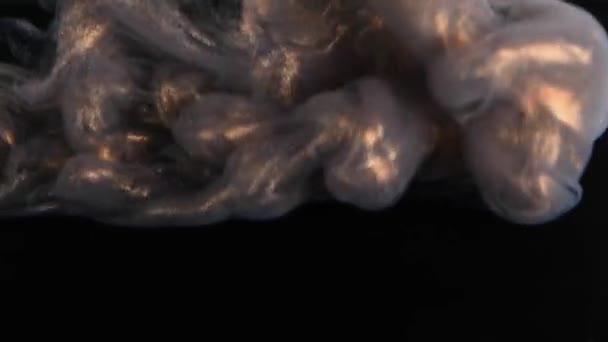 Свічки Диму Викручуються Витончено Скручуються Чорному Тлі Створюючи Гіпнотичний Дисплей — стокове відео