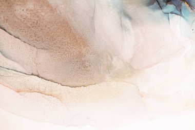 Akan, dönen bir deniz mavisi ve gümüş mürekkep içeren soyut bir tablo. Sanat eserleri bir derinlik ve hareket hissi yaratır, aydınlık ve karanlık alanlar birbirine karışır..