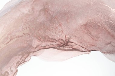 Yumuşak, tozlu gül tonlarında akışkan çizgiler içeren soyut bir suluboya resim. Kompozisyon bir huzur ve huzur hissi uyandırıyor..