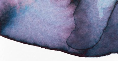 Yumuşak, akan mavi ve mor suluboya katmanları pürüzsüz bir şekilde harmanlanarak, pürüzsüz kenarlar ve zengin dokularla soyut bir tasarım oluşturur. Renkler sakin ve huzurlu bir atmosferi çağrıştırıyor..