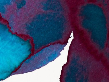 Zengin mavi ve koyu bordo kıvrımları pürüzsüz bir şekilde harmanlanarak soyut bir suluboya tasarımı yaratarak canlı renkleri ve akışkan geçişleriyle büyüleyicidir..