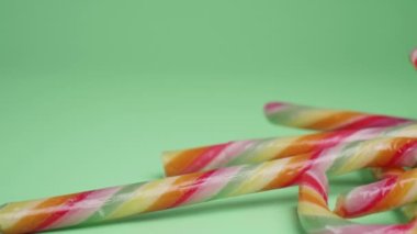 Noel için Tuttifrutti Şeker Çubukları