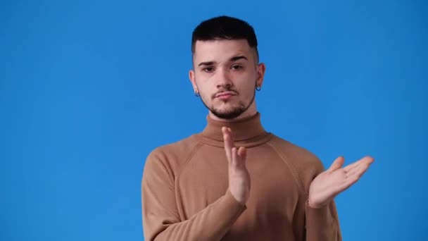 Video One Man Clapping Hands Blue Background Concept Emotions — Vídeos de Stock