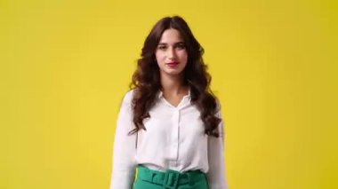 Sarı arka planda 