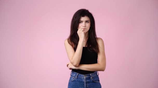 Video One Woman Planning Something Points Upwards Pink Background Concept — Video
