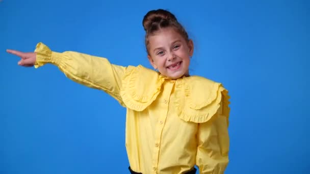 Slow Motion Video One Young Girl Who Pointing His Finger — Video