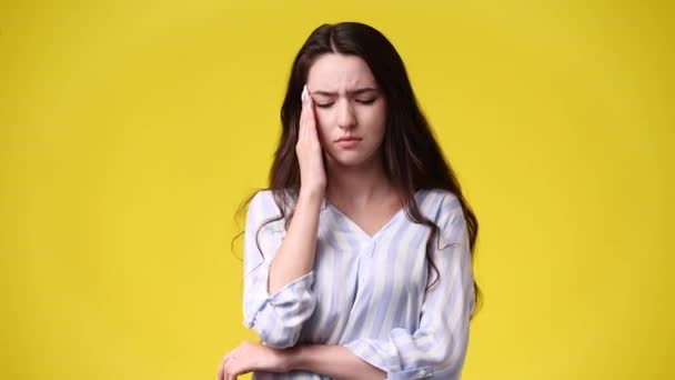 Video One Girl Feeling Bad Yellow Background Concept Emotions — Video