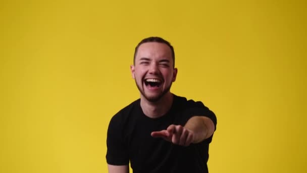 Video Smiling Man Yellow Background Concept Emotions — Stockvideo
