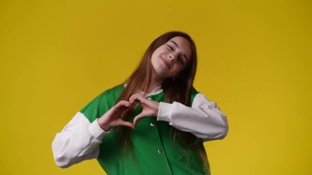 Video One Girl Who Showing Love Sign Sends Kiss Air — Stock Video