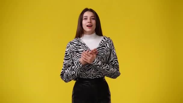 Video One Girl Smiling Yellow Backgtround Concept Emotions — Stockvideo