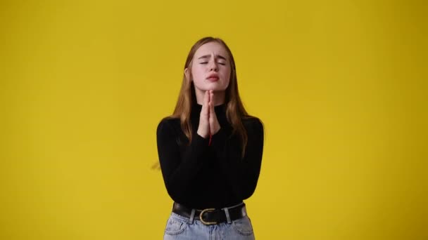 Video Girl Begging Something Yellow Background Concept Emotions — Stock Video