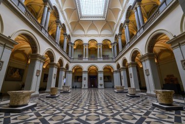 Budapeşte, Macaristan. Güzel Sanatlar Müzesi 'ndeki Rönesans Salonu' nun içi.