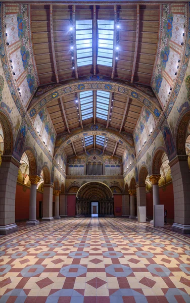 匈牙利布达佩斯 美术博物馆罗马馆翻新后的内部 罗曼式大厅 — 图库照片