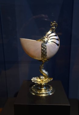 Budapeşte, Macaristan. Güzel Sanatlar Müzesi 'nin içinde. Güzel tablolar ve heykeller.