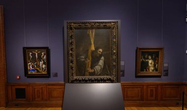 Budapeşte, Macaristan. Güzel Sanatlar Müzesi 'nin içinde. Güzel tablolar ve heykeller.