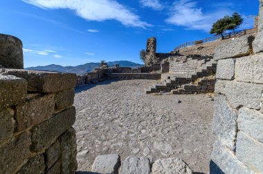 Bergama, İzmir, Türkiye 'deki Pergamon Antik Kent Harabeleri Akropolü