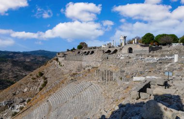 Bergama, İzmir, Türkiye 'deki Pergamon Antik Kent Harabeleri Akropolü