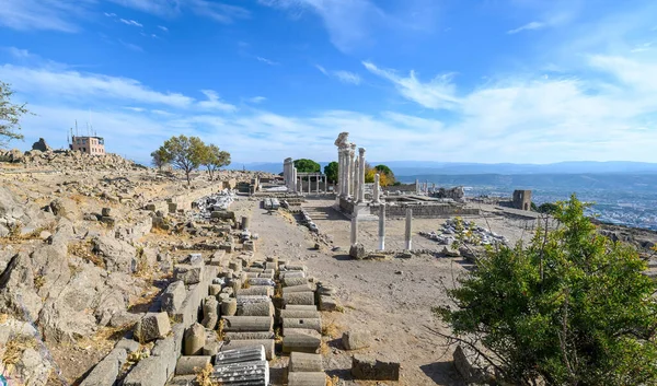 Templo Trajano Acrópole Pérgamo Ruínas Cidade Antiga Bergama Izmir Turquia — Fotografia de Stock