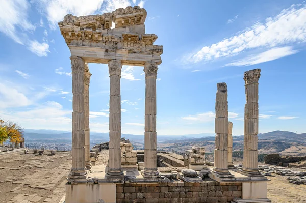 Trajan Temploma Pergamon Akropoliszban Óváros Romjai Bergama Izmir Törökország — Stock Fotó