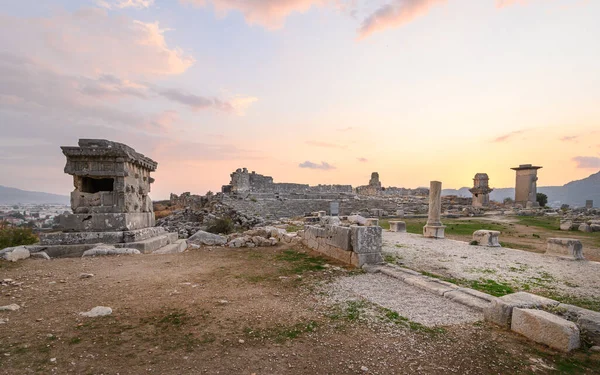 Αρχαία Πόλη Ξάνθος Τάφο Μνημείο Και Ερείπια Της Αρχαίας Πόλης — Φωτογραφία Αρχείου